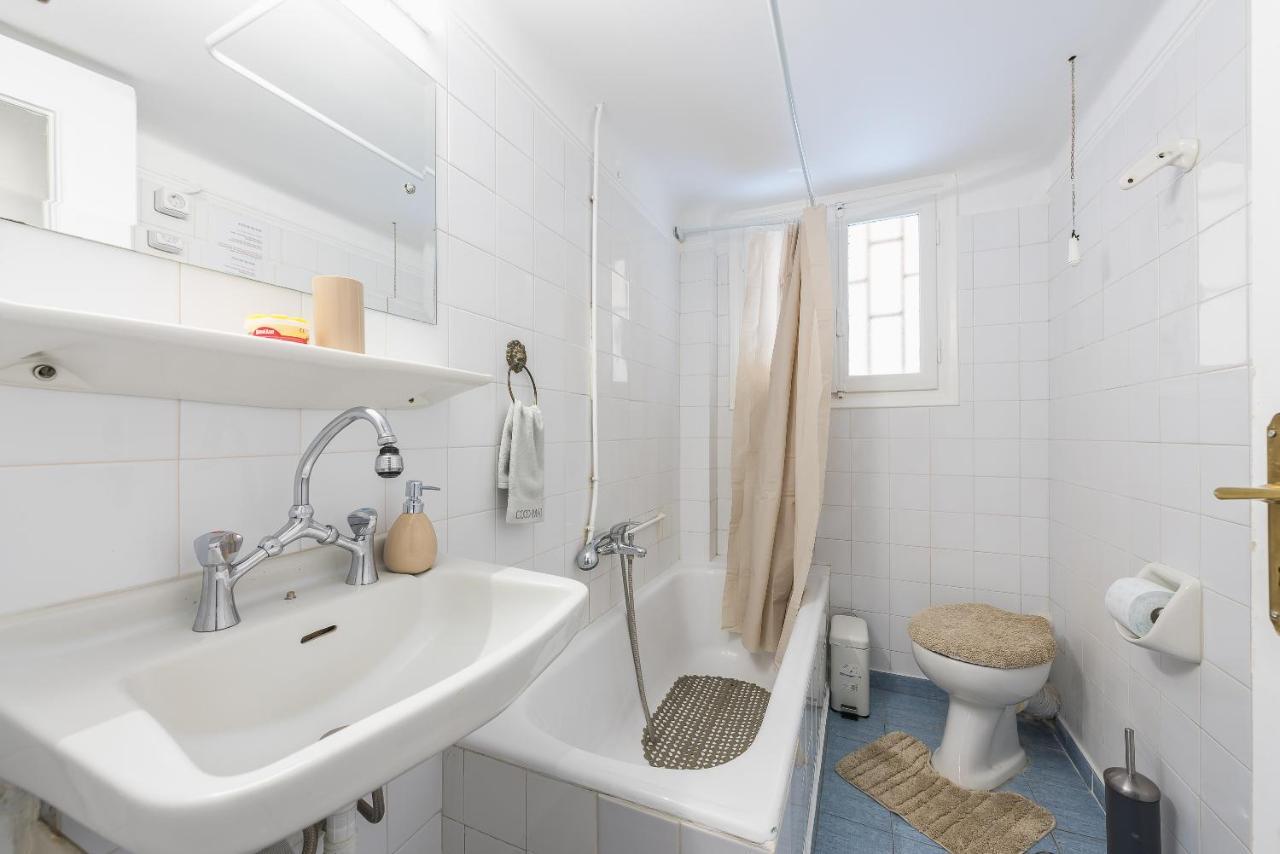 Private Rooms Athens - Shared Bathroom 외부 사진